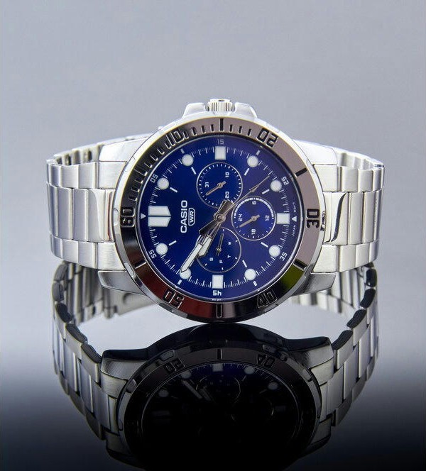 Наручные часы mtp-vd300d-2e 