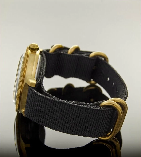 Наручные часы ВОСТОК 2416 (92778Б) ремень 