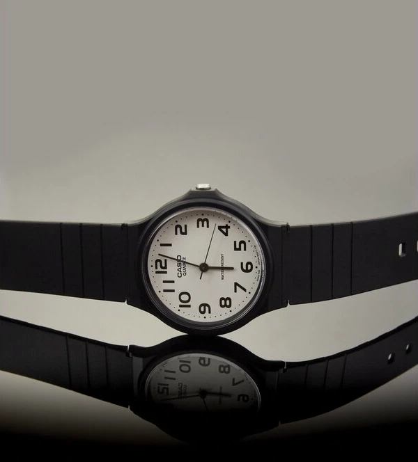 Наручные часы mq-24-7b2 