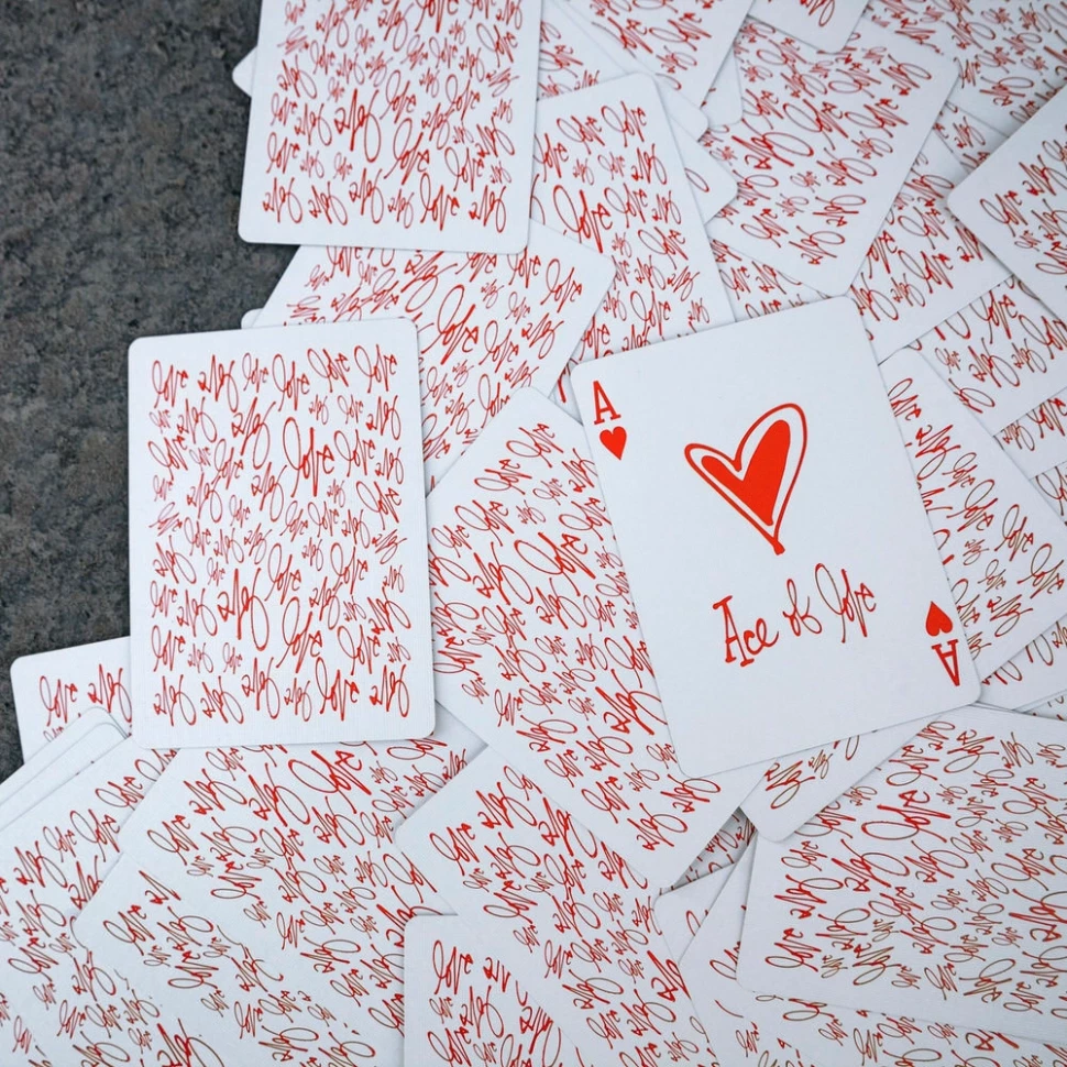 Карты "Theory11 Love Me" 